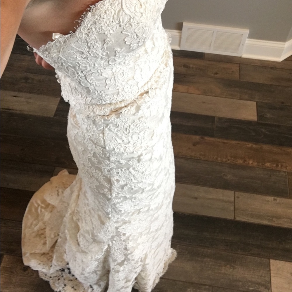 Ivory Lace/Vintage Wedding Gown - Picture 8 of 8